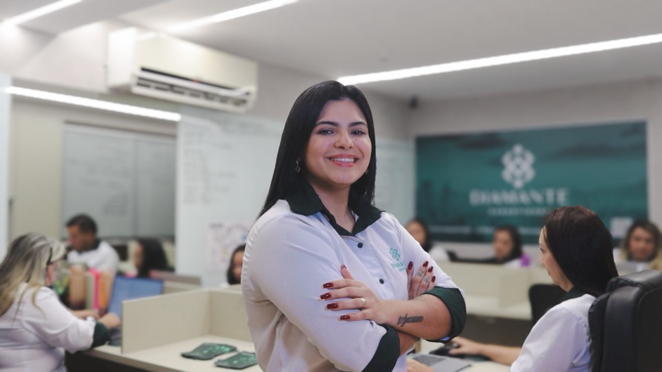 Escritório da Diamante Garantidora, com a equipe em atendimento